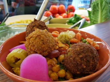 Фото: YallaYalla Falafel